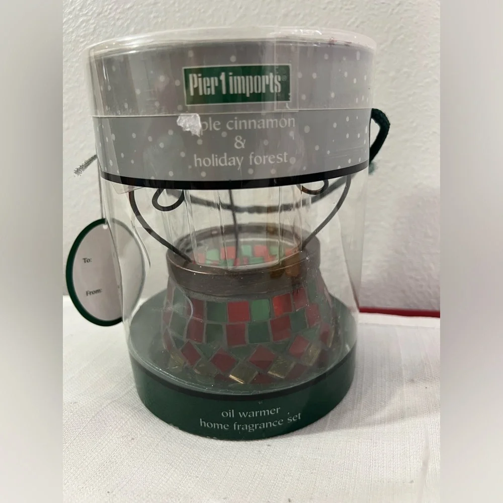 Pier One oil warmer apple cinnamon and‎ holiday forest
